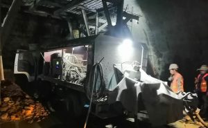 车载混凝土湿喷机施工现场