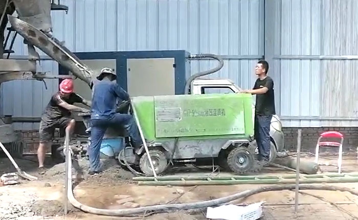 小型液压湿喷机施工现场